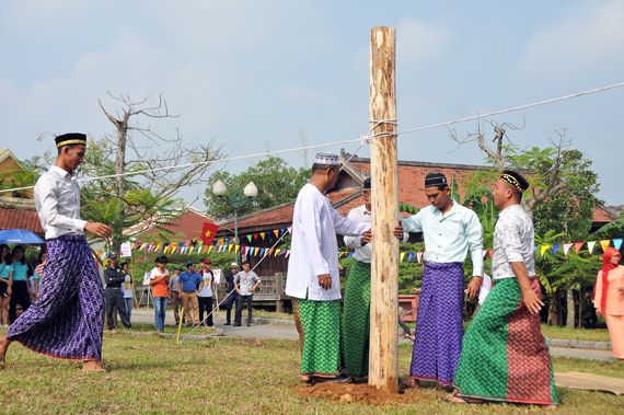 Lễ mừng nhà mới của người Chăm​