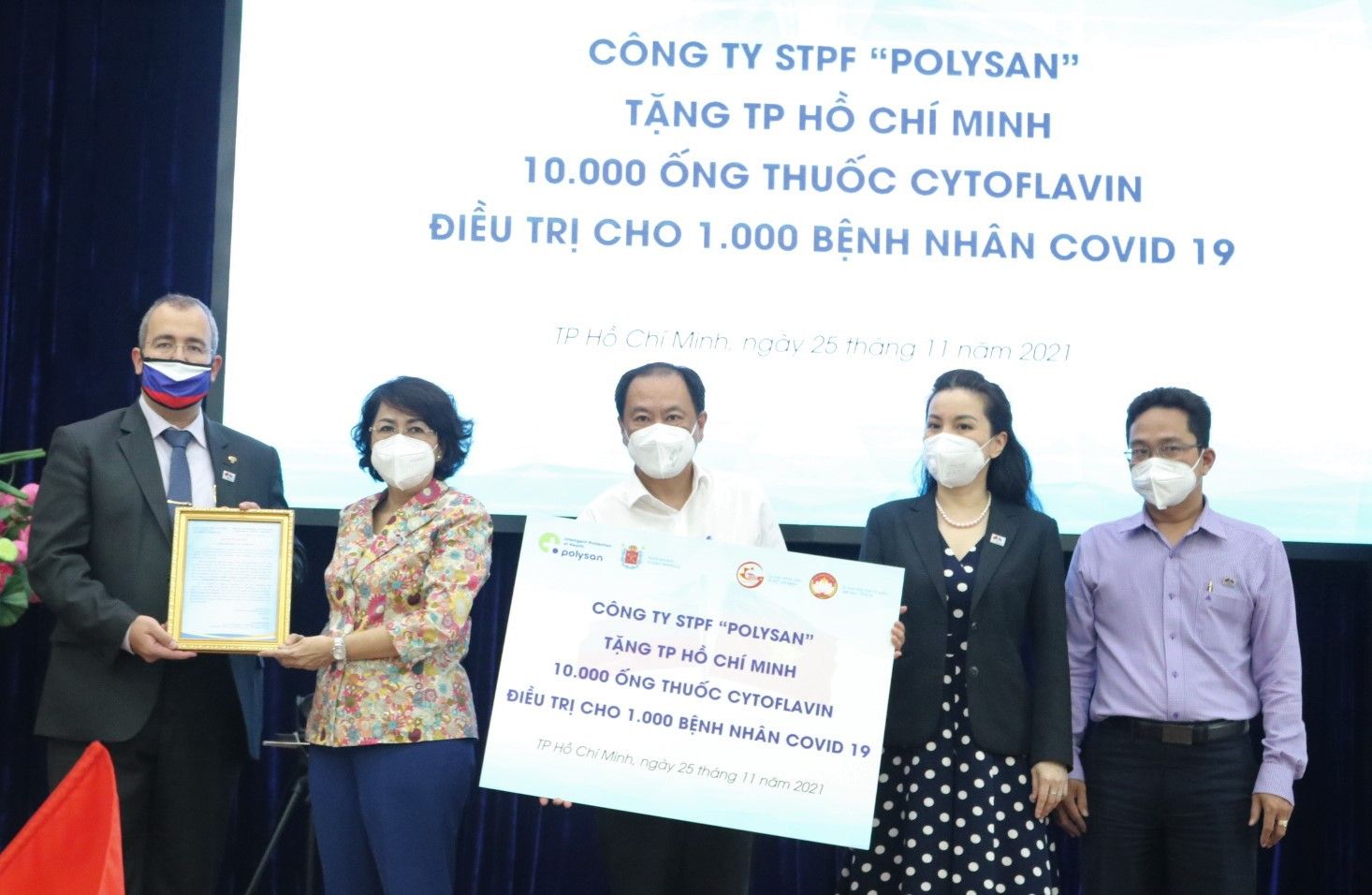 TP Hồ Chí Minh tiếp nhận 10.000 ống thuốc Cytoflavin hỗ trợ điều trị COVID-19