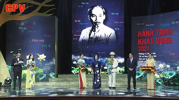 “Hồ Chí Minh - Hành trình khát vọng 2021”: Lan tỏa những tấm gương học và làm theo Bác