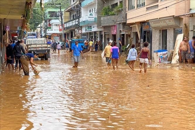 Lũ lụt khiến hàng vạn người dân Brazil phải sơ tán