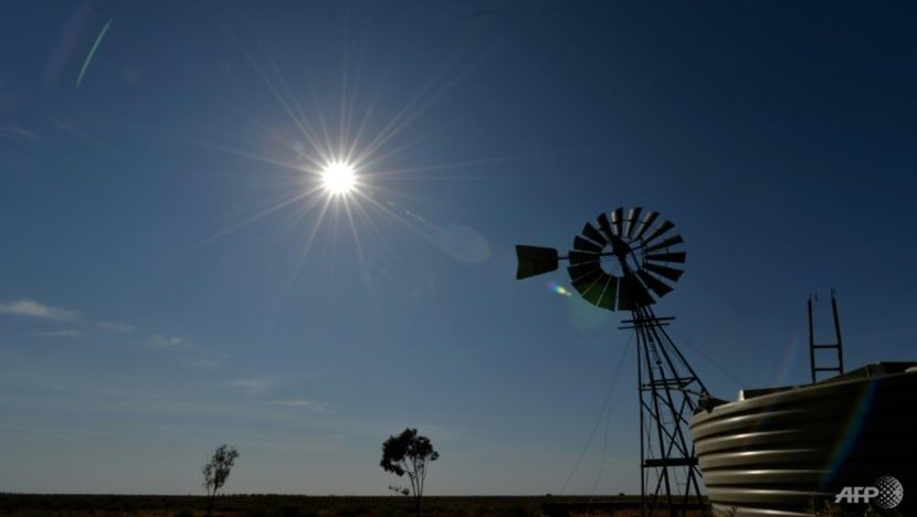 Nắng nóng kỷ lục ở Australia, nhiệt độ lên tới 50,7°C