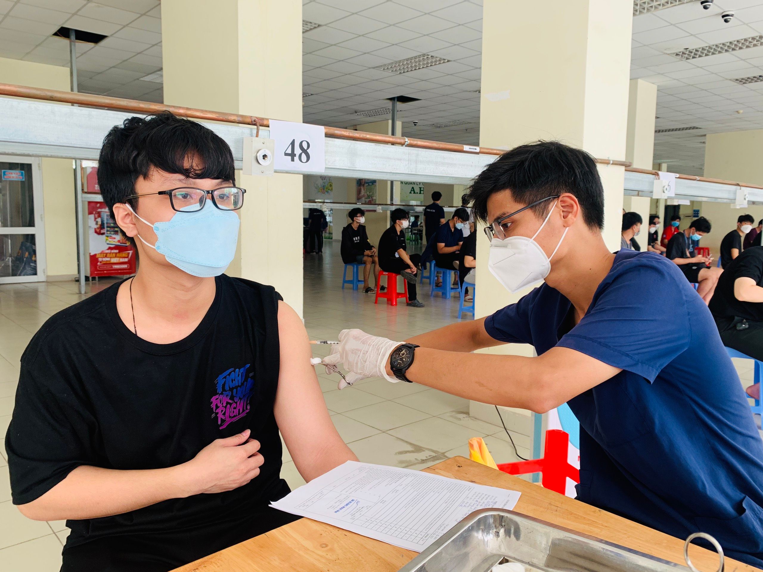 Thêm 2.000 sinh viên ĐHQG-HCM được tiêm vaccine ngừa COVID-19