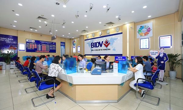 BIDV Đà Nẵng tài trợ 80,5 triệu đồng cấp thẻ BHYT cho người nghèo