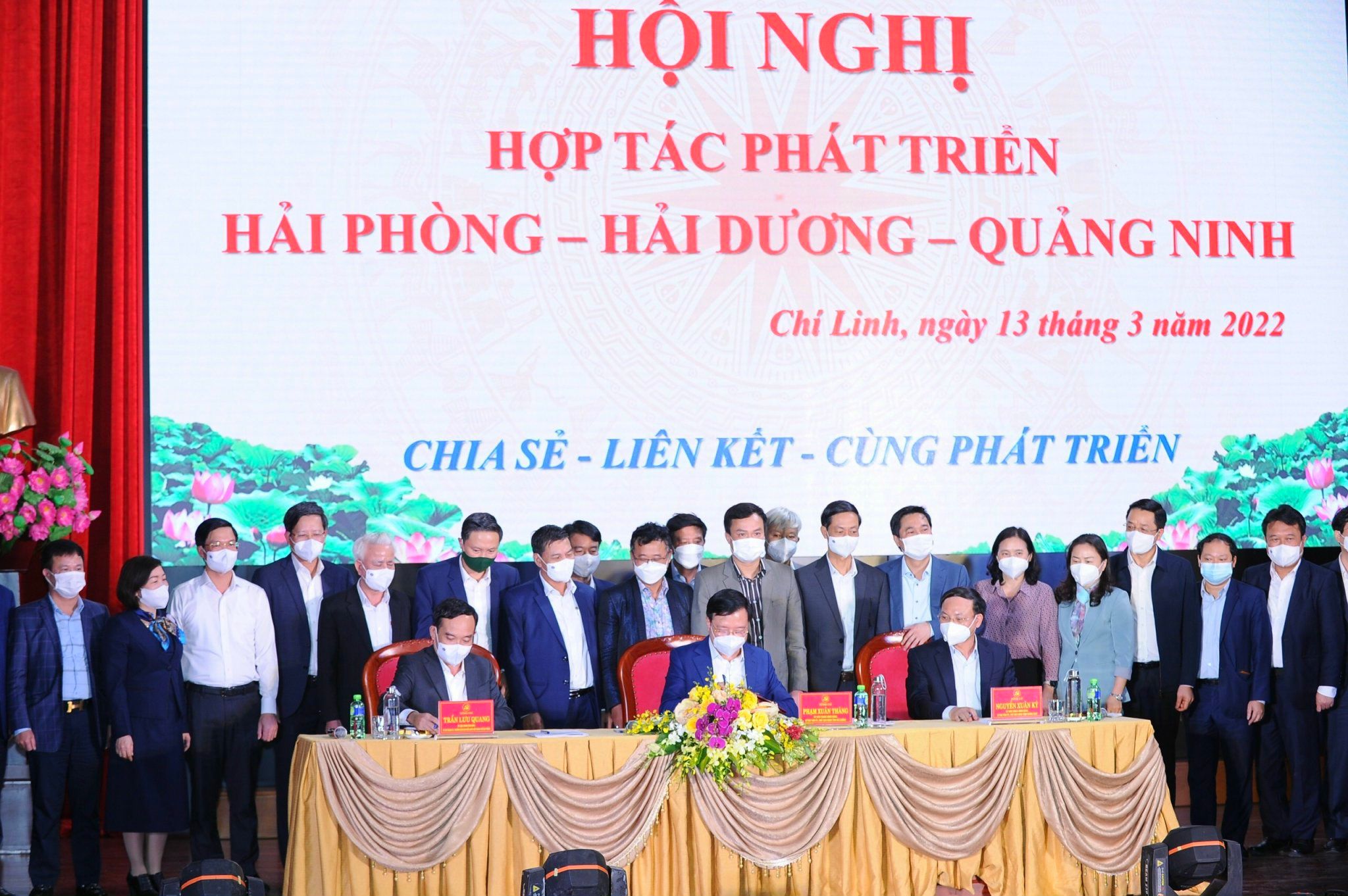 Ký kết hợp tác phát triển Hải Dương - Hải Phòng - Quảng Ninh