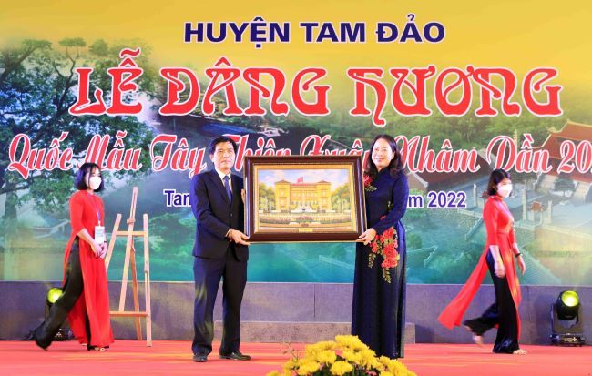 Dâng hương Quốc mẫu Tây Thiên tại Lễ hội Tây Thiên 2022