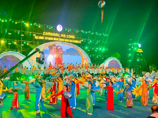 Rực rỡ sắc màu Carnaval Hạ Long 2022