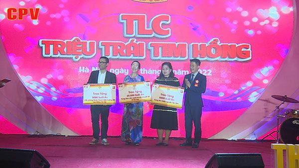 TLC - Triệu trái tim hồng