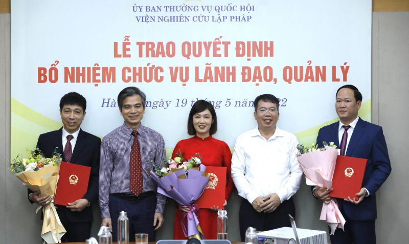 Viện Nghiên cứu Lập pháp trao quyết định bổ nhiệm 3 cán bộ lãnh đạo, quản lý cấp Vụ