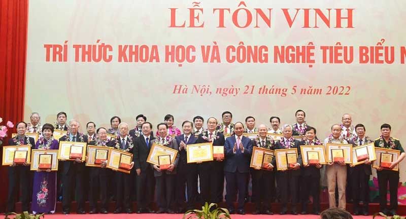 Tôn vinh 106 trí thức khoa học và công nghệ tiêu biểu năm 2022