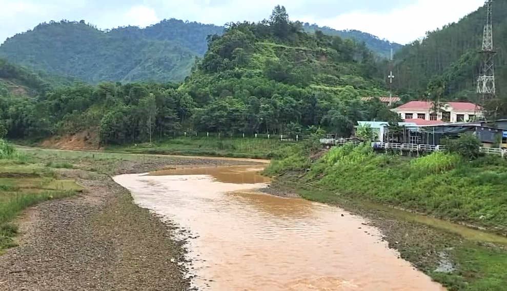 Người dân miền núi Quảng Nam "khát" nước sinh hoạt