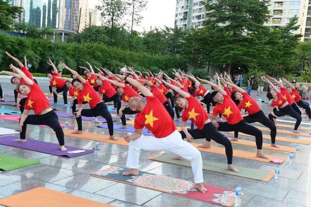 Ngày Quốc tế Yoga lần thứ 8 - "Yoga vì nhân loại"