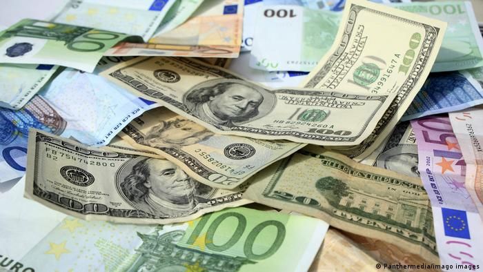 Đồng euro giảm xuống mức thấp nhất trong 20 năm