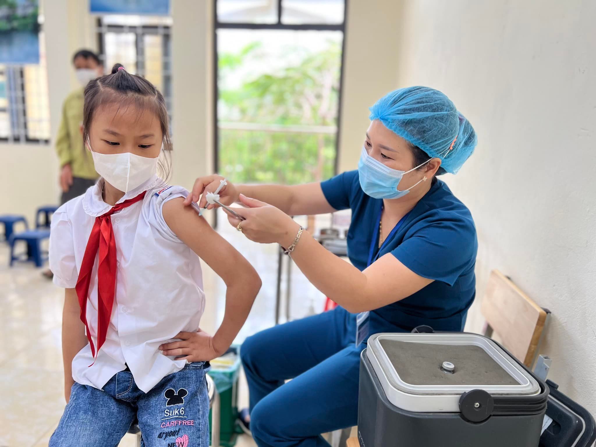 Tiêm vaccine phòng COVID-19: Tránh nguy cơ bùng phát dịch trở lại