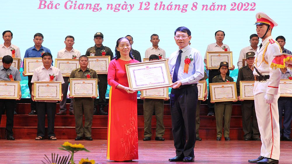 Bắc Giang: Tuyên dương các điển hình phong trào toàn dân bảo vệ ANTQ