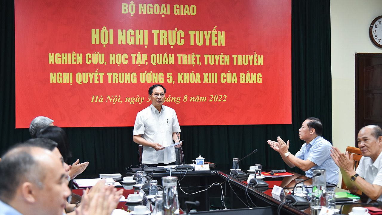 Đảng ủy Bộ Ngoại giao quán triệt Nghị quyết Trung ương 5 khóa XIII đến các cấp ủy trực thuộc ở nước ngoài