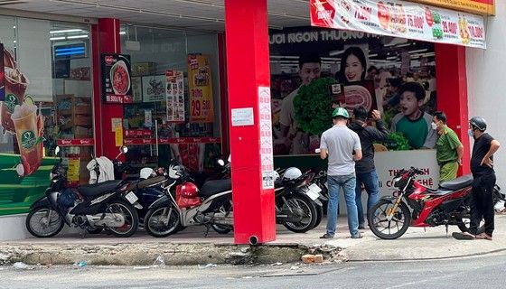 TP Hồ Chí Minh: Điều tra hành vi mang súng tự chế đi cướp cửa hàng tiện lợi