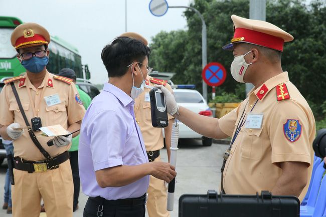 Công an Hà Nội xử phạt hơn 7.000 trường hợp vi phạm nồng độ cồn