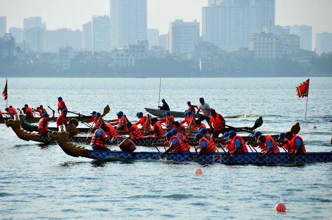 Trên 500 vận động viên tham dự Giải Bơi chải thuyền rồng Hà Nội mở rộng 