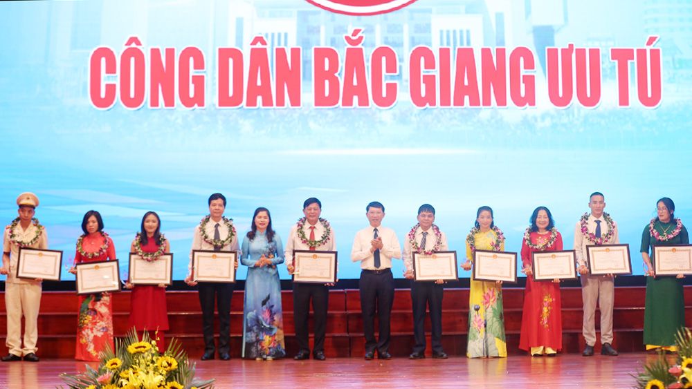 Bắc Giang: Tôn vinh Công dân ưu tú, doanh nghiệp, doanh nhân tiêu biểu