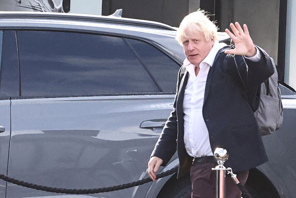  Ông Boris Johnson rút khỏi cuộc đua vào ghế nóng