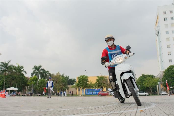 Hội thi tìm hiểu Luật Giao thông đường bộ cho sinh viên khu vực Bắc Trung bộ