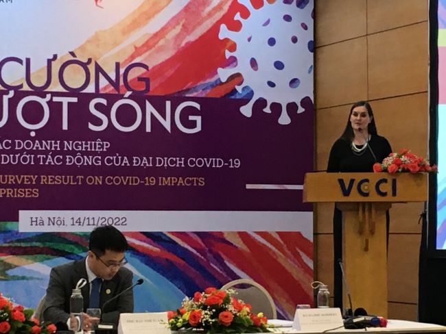 Doanh nghiệp nữ Việt Nam nỗ lực “vượt sóng” trong dịch bệnh COVID-19