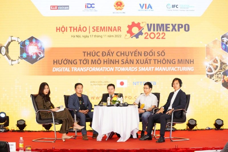 “Thúc đẩy chuyển đổi số hướng tới sản xuất thông minh”