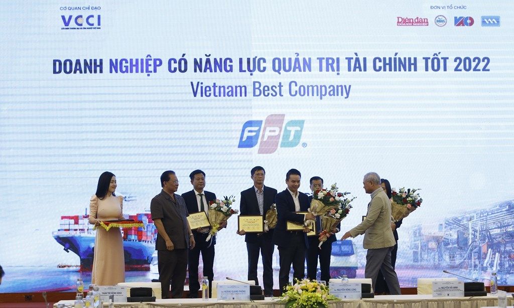 Top 15 doanh nghiệp có năng lực quản trị tài chính tốt xướng tên FPT