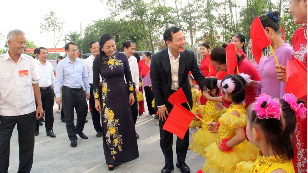 Bộ trưởng Nguyễn Mạnh Hùng dự Ngày hội Đại đoàn kết tại xã Thượng Lan (Việt Yên)