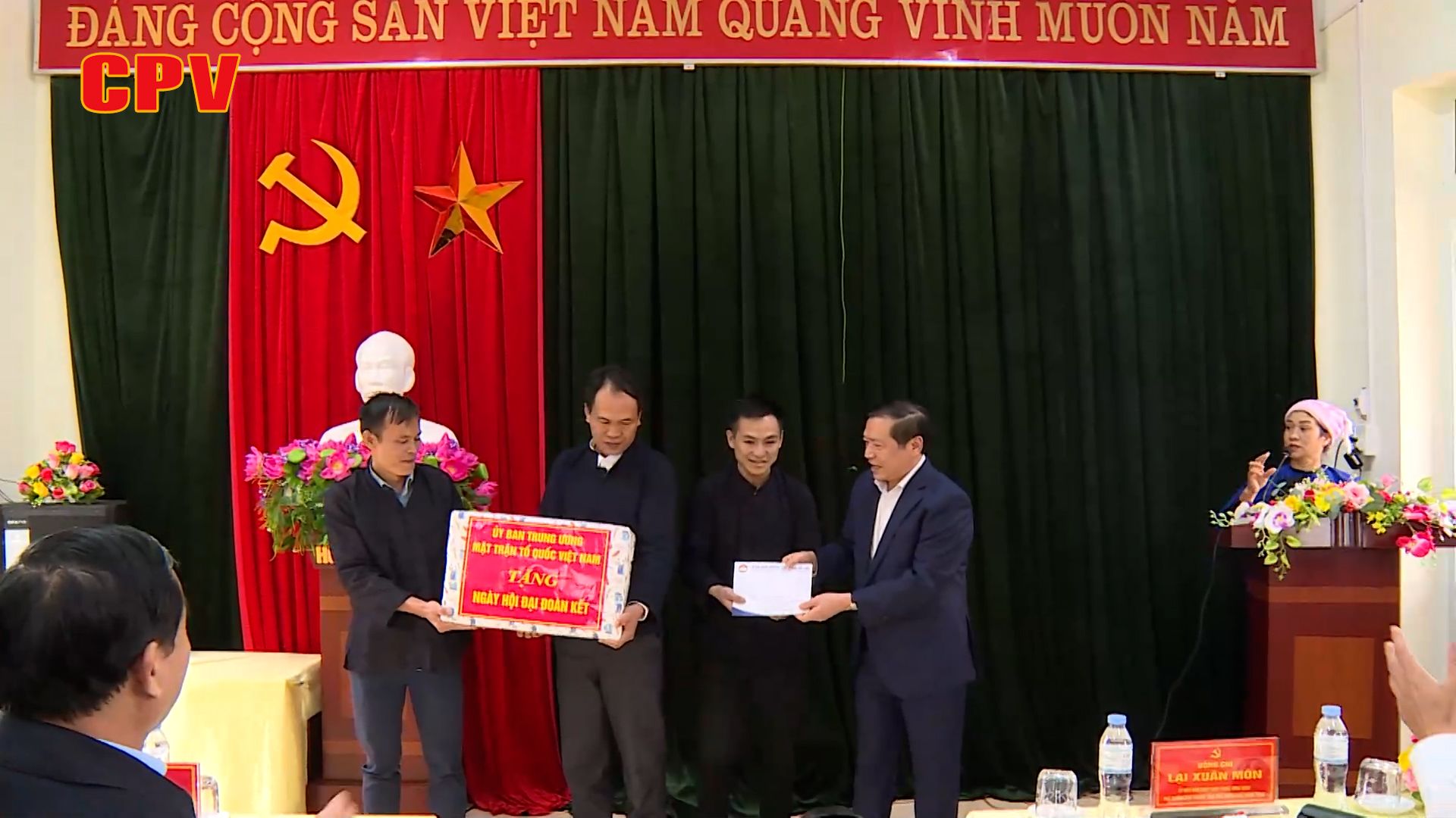 Phó Trưởng ban Thường trực Ban Tuyên giáo Trung ương Lại Xuân Môn dự Ngày hội Đại đoàn kết toàn dân tộc tỉnh Cao Bằng