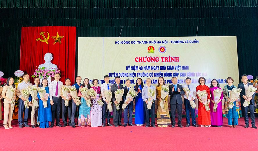 Tuyên dương 164 thầy cô có nhiều đóng góp cho công tác Đội và phong trào thiếu nhi Thủ đô