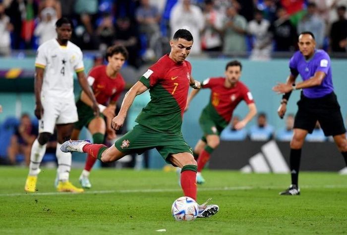 Ronaldo lập kỷ lục, Bồ Đào Nha giành chiến thắng nghẹt thở trước Ghana 