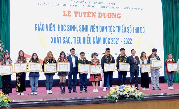 Tuyên dương 161 giáo viên, học sinh, sinh viên dân tộc thiểu số Thủ đô xuất sắc, tiêu biểu