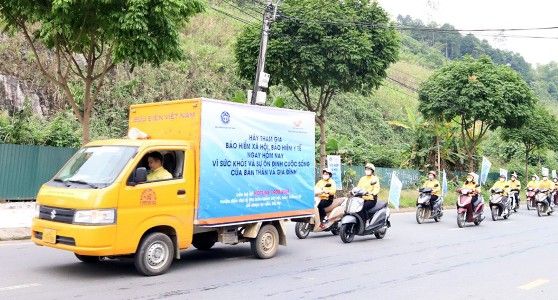 Lào Cai: Ra quân đợt 3 tuyên truyền BHXH tự nguyện, BHYT hộ gia đình