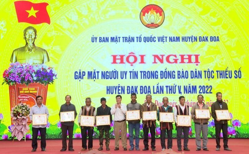 Đak Đoa biểu dương 74 người có uy tín tiêu biểu trong đồng bào dân tộc thiểu số