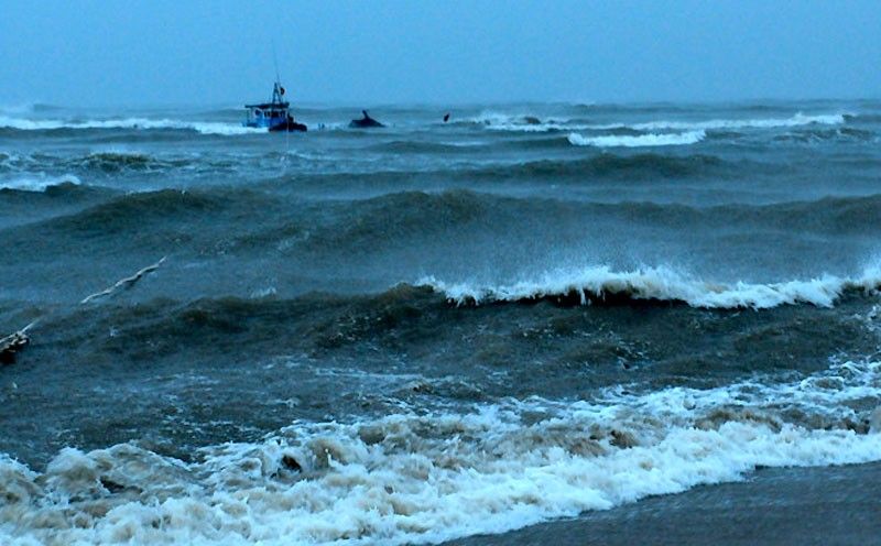 Tin dự báo gió mạnh, sóng lớn và mưa dông trên biển ngày 18/01/2023