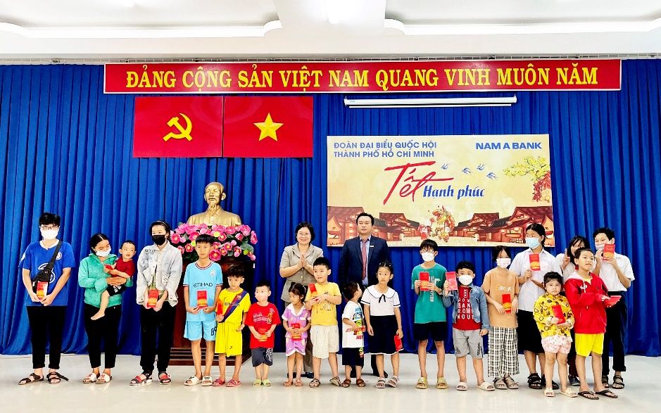 Tết hạnh phúc đến những người có hoàn cảnh khó khăn