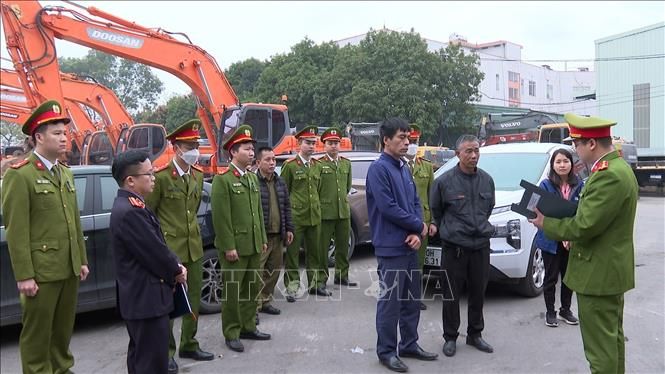 Bắt nhiều đối tượng liên quan đến sai phạm tại các trung tâm đăng kiểm xe cơ giới