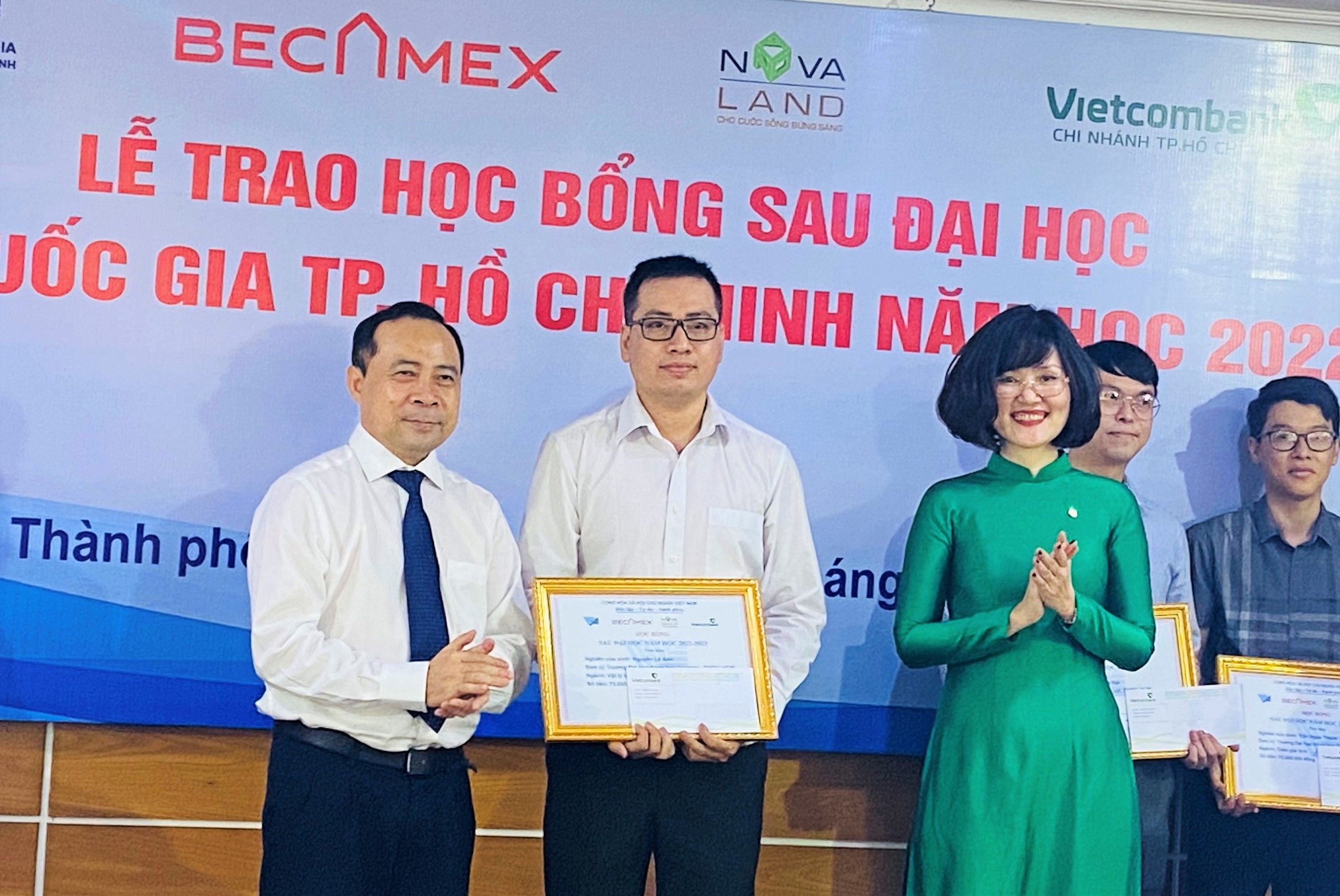 Đại học Quốc gia TP Hồ Chí Minh trao gần 1,5 tỷ đồng học bổng sau đại học