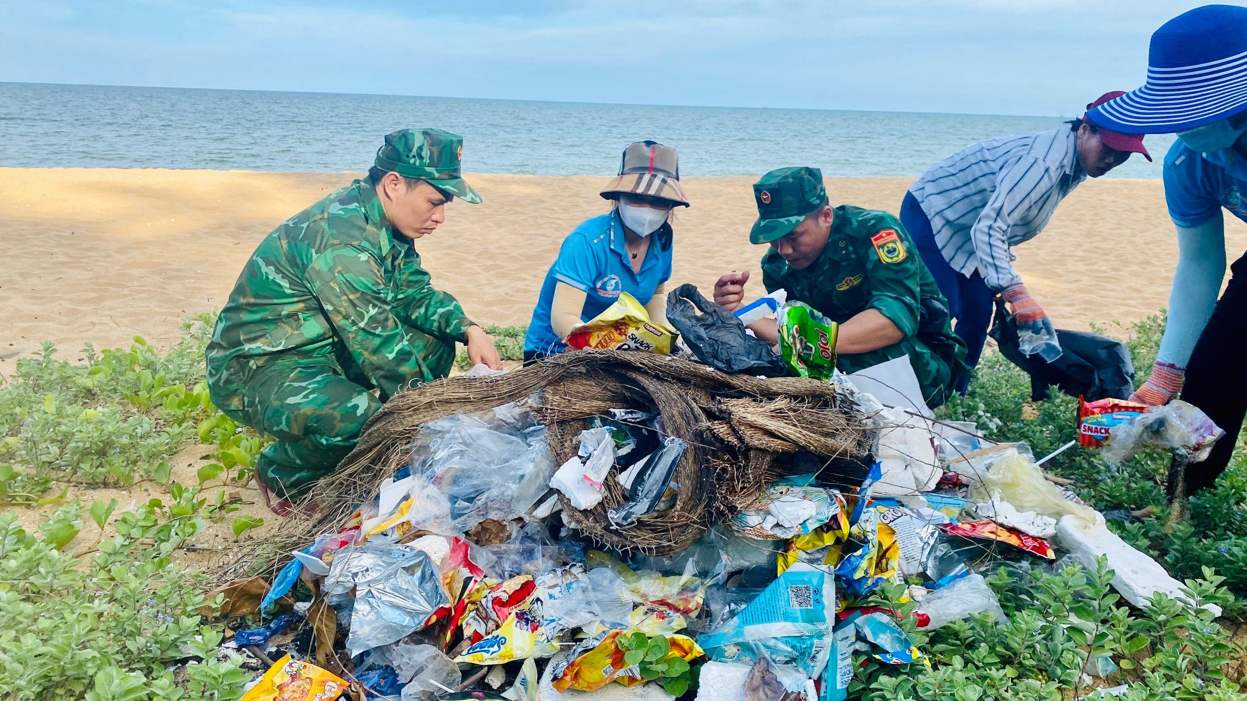 Chung tay bảo vệ môi trường biển