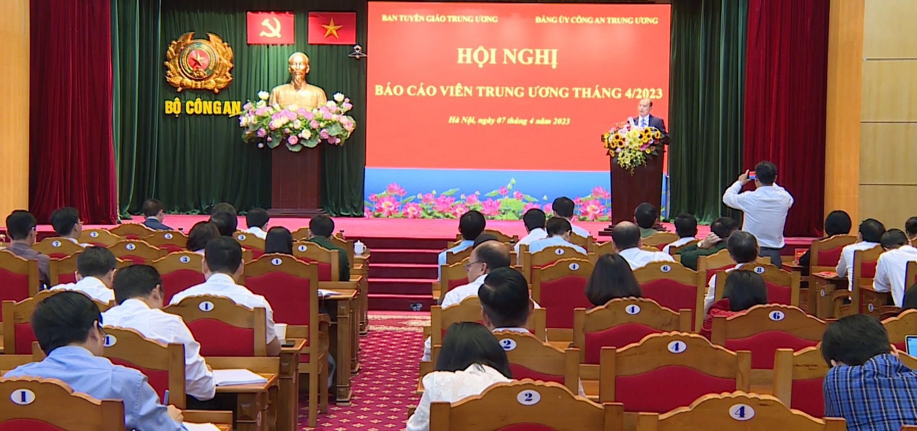 Hội nghị Báo cáo viên Trung ương tháng 4/2023