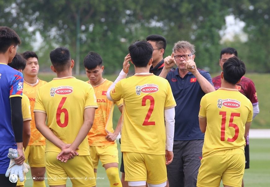 HLV Troussier chốt danh sách U22 Việt Nam dự SEA Games 32