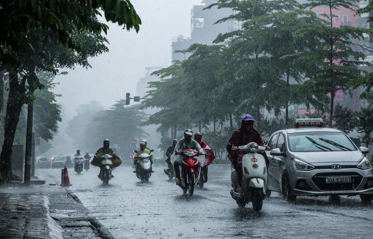 Bắc Bộ có sương mù, mưa phùn, Nam Bộ nắng nóng