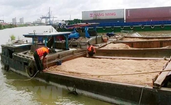 Tiền Giang: Xử phạt gần 18 tỷ đồng với hành vi khai thác trái phép