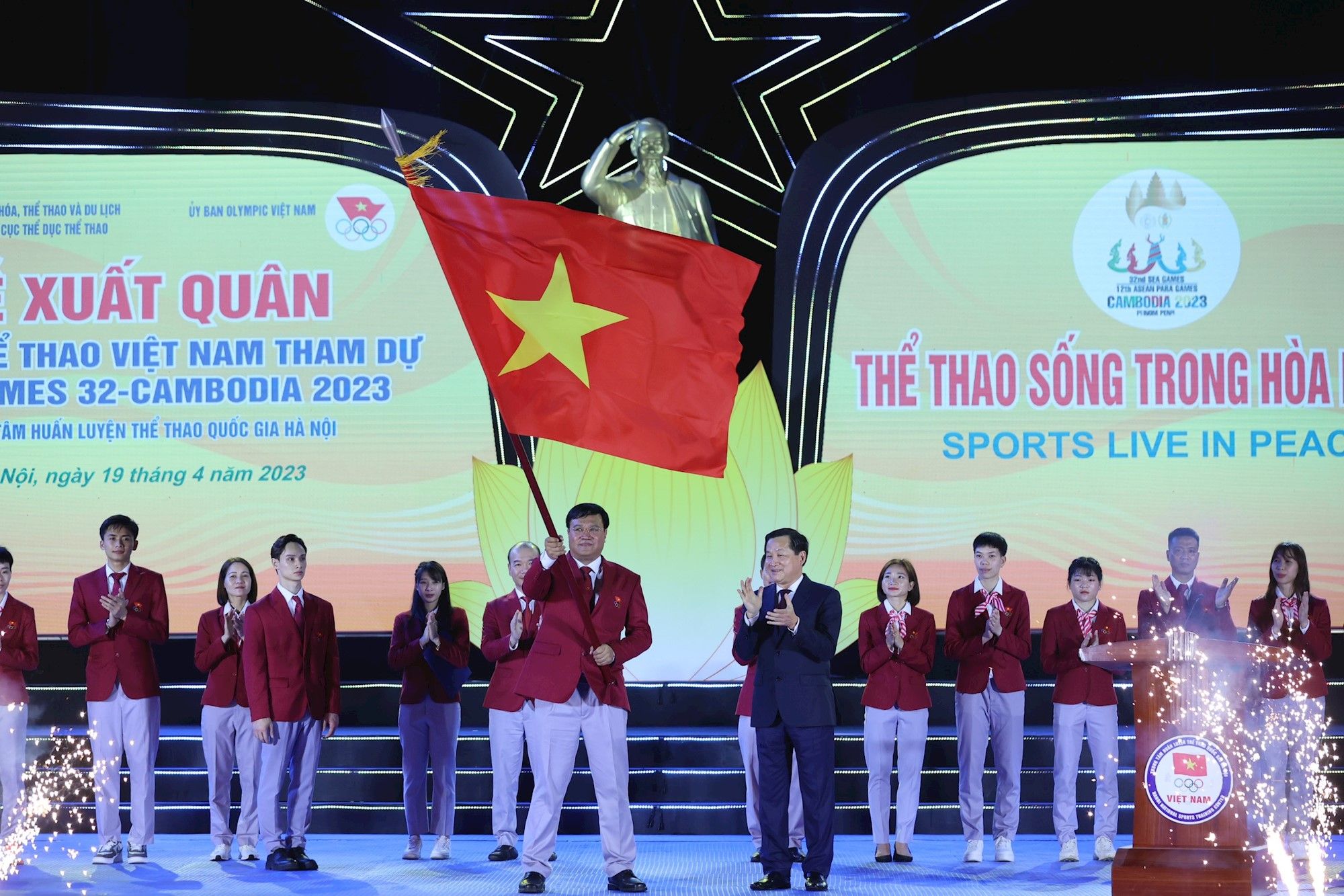 Đoàn thể thao Việt Nam xuất quân dự SEA Games 32