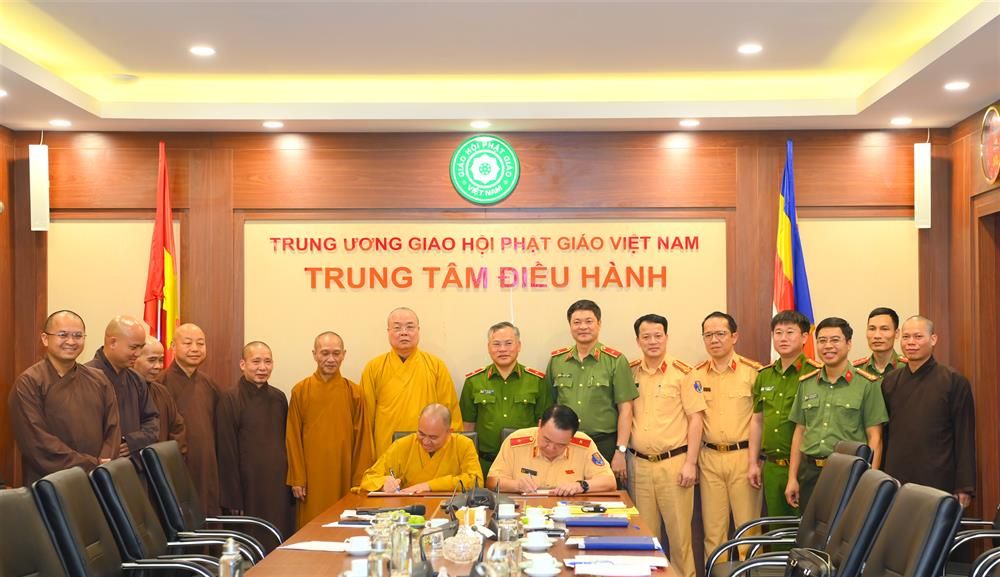 Tăng cường tuyên truyền, vận động tăng, ni, phật tử tham gia bảo đảm trật tự, an toàn giao thông