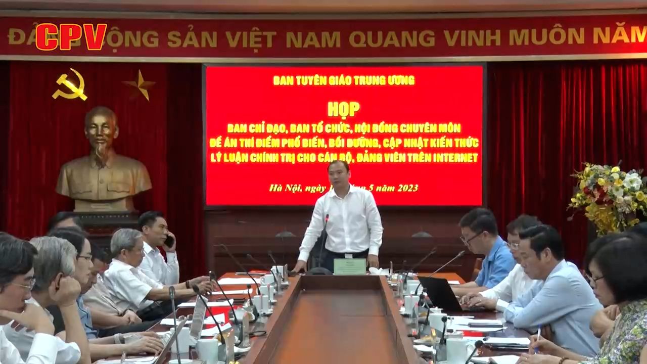 Thí điểm hệ thống phổ biến, bồi dưỡng, cập nhật kiến thức lý luận chính trị