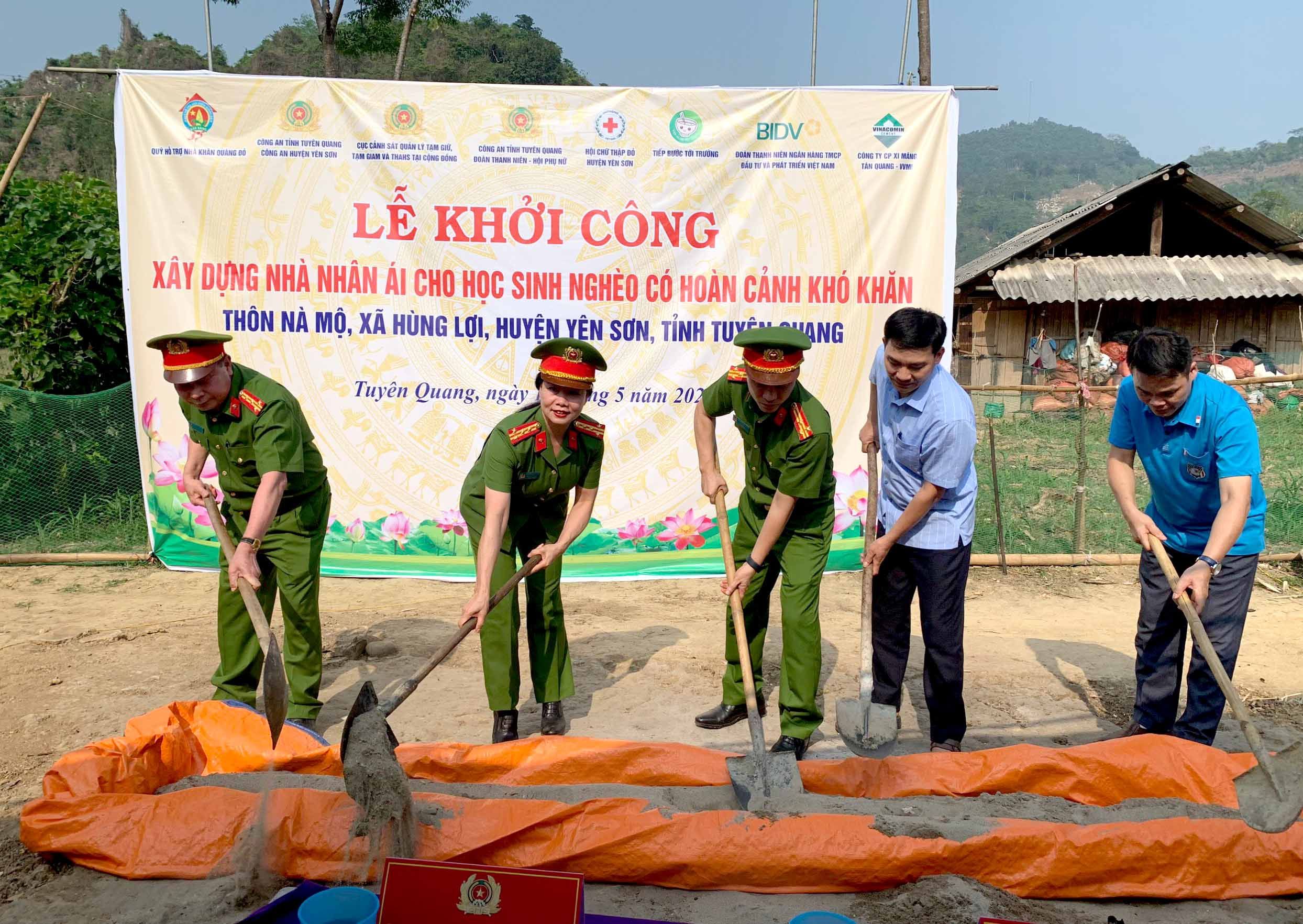 Gần 150 triệu đồng hỗ trợ nâng bước em tới trường tại Yên Sơn, Tuyên Quang