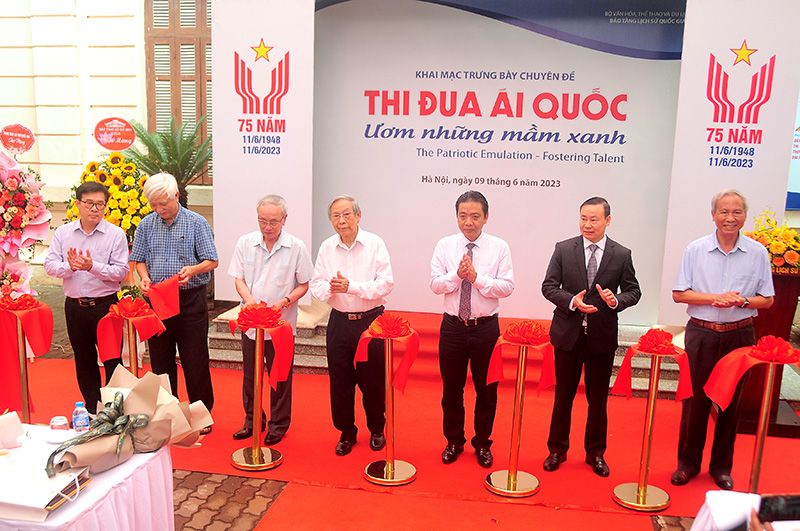 Trưng bày trên 200 tài liệu, hiện vật quý về phong trào “Thi đua ái quốc"