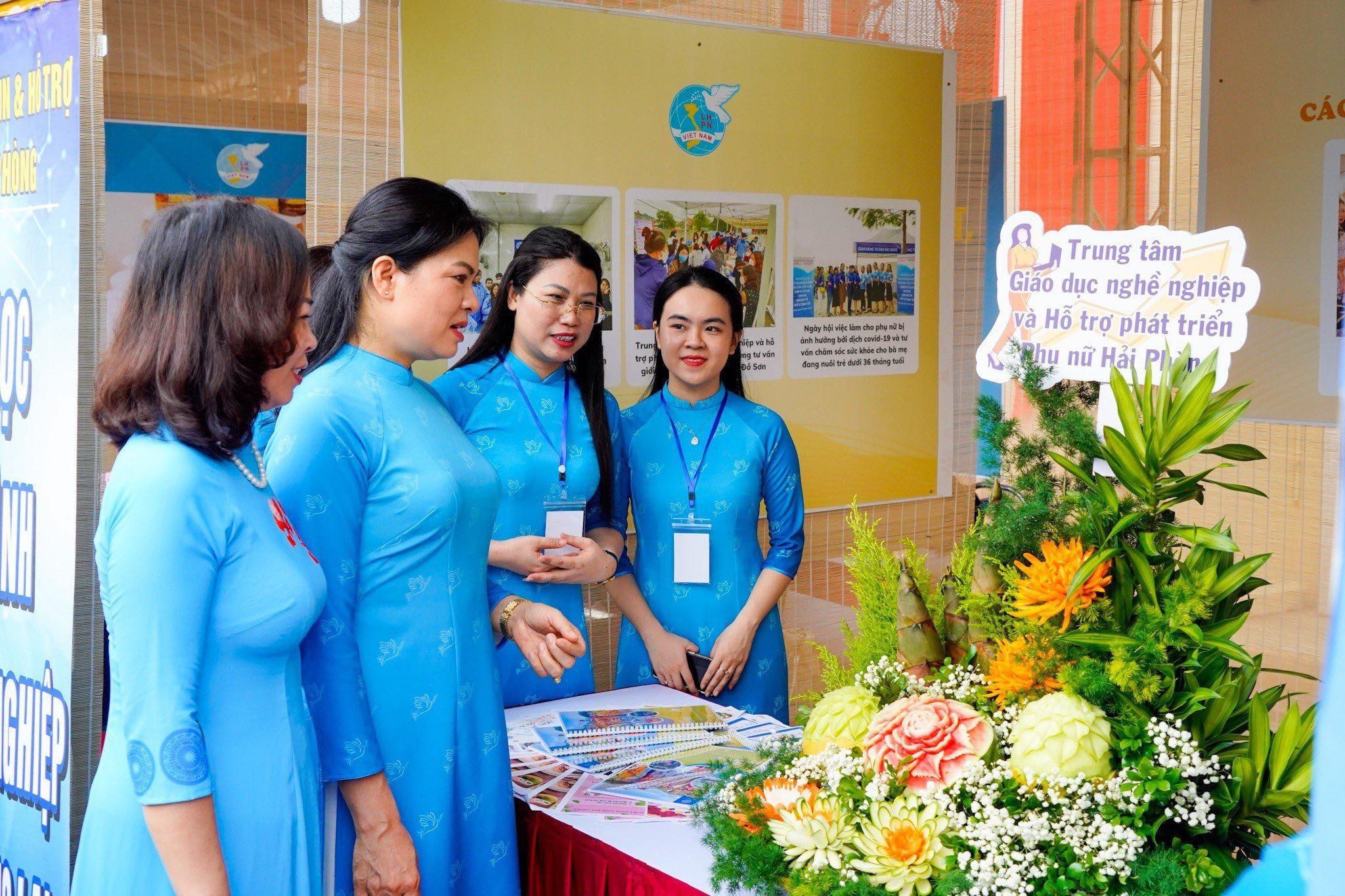 Khai mạc sự kiện "Chợ quê an toàn" và Hội thi nấu ăn "Bữa cơm gia đình - Ấm áp yêu thương"